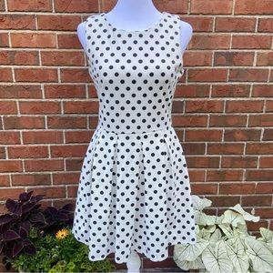 A-Line White Dress with Black All Over Polkadot Print Retro 50’s Cut Women’s M